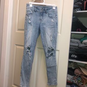 Light Wash Ripped Jeans